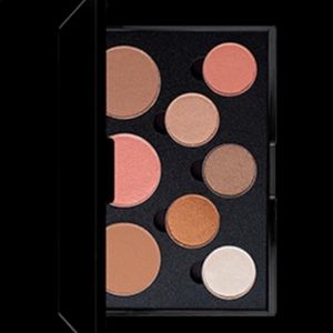 Violet Beauty Gold digger eyeshadow palette